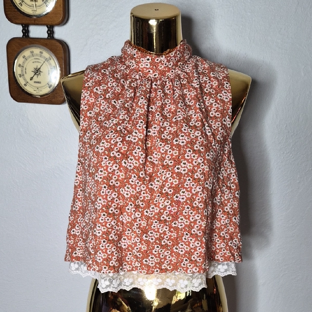 Floral Sleeveless Top with Lace Trim